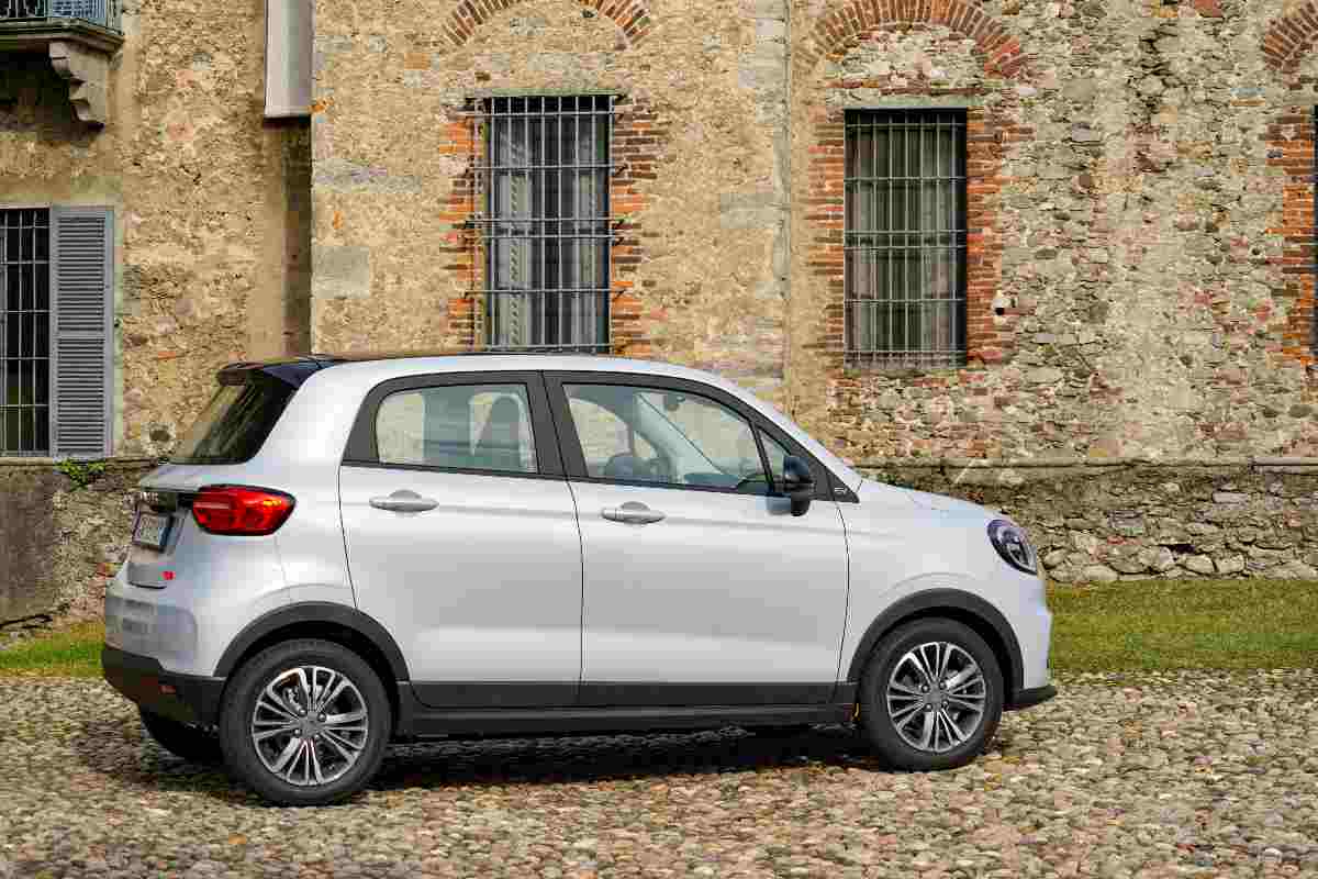 Leapmotor T03 parcheggiata