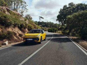 Volkswagen T-Roc in strada